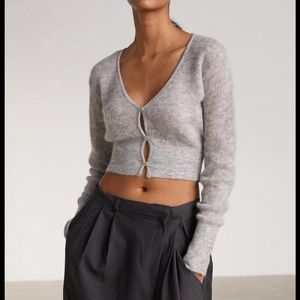 Gray mohair cropped cardigan. Looks jaquemues